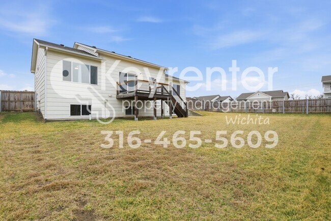 Building Photo - Beautiful 5 bedroom home near highways and schools!