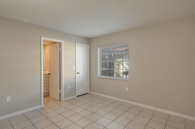 Building Photo - Deena Way Apartments 53-59