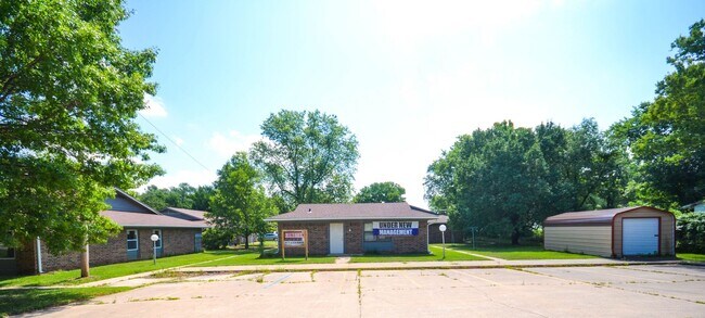 Primary Photo - Longton Apartments