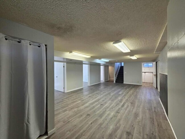Building Photo - Low maintenance 3 bedroom!