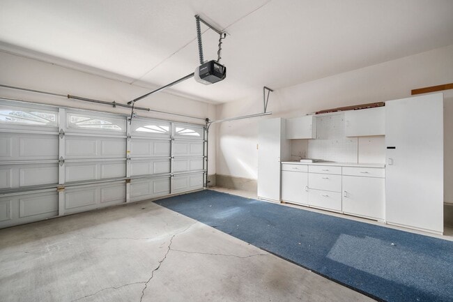 Building Photo - Large 3/2 Home in 55 & Older Community