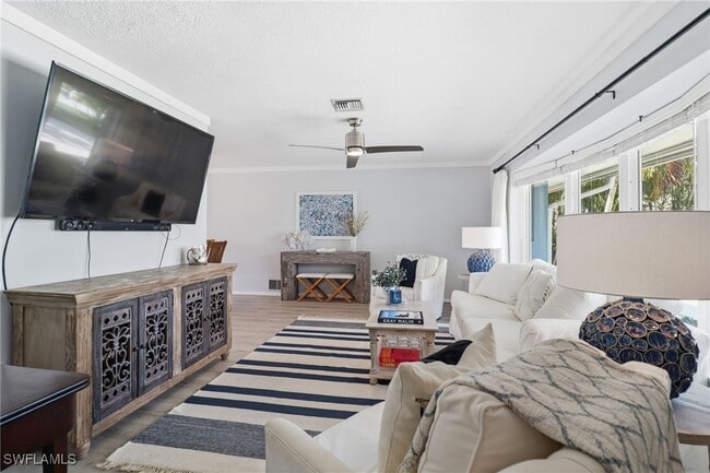 Building Photo - 2211 Bayview Rd