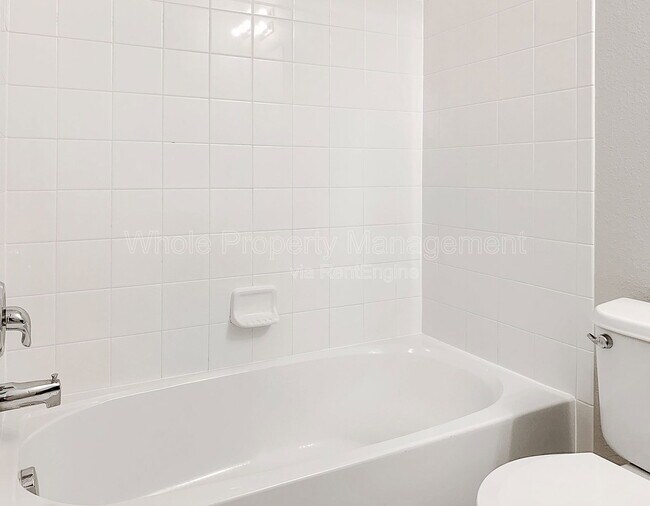 Building Photo - 15450 Carob Cir