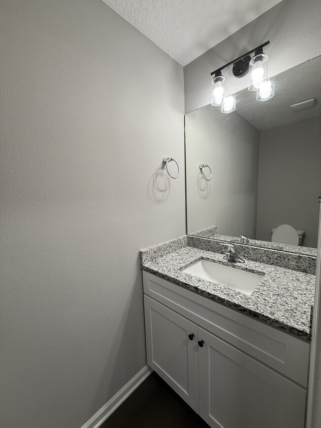 Building Photo - 117 Bass Ln