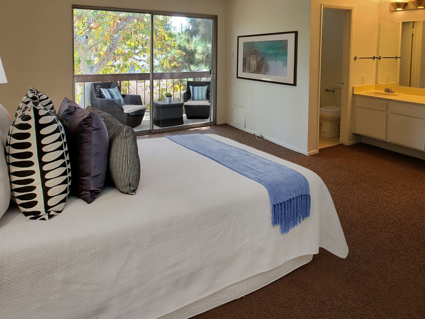 Primary Bedroom - 440 Veteran Ave