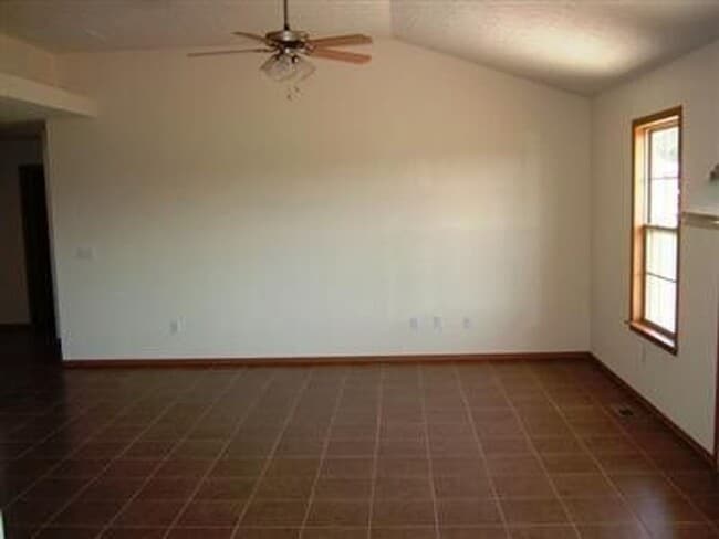 Building Photo - 3 Bedroom | 2 Bathroom | 2 Car Garage HOME...
