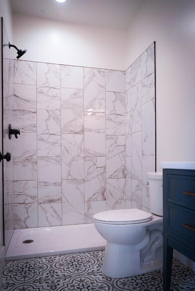 Building Photo - 156 S Pecan St