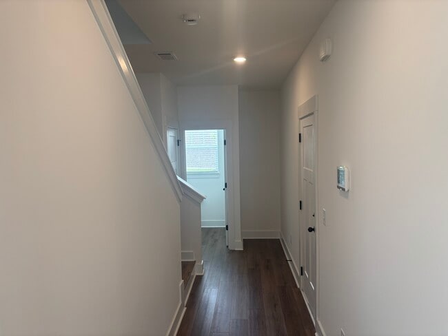 Building Photo - 484 Ml Pk Wy
