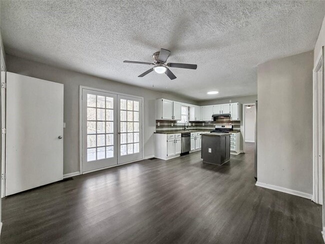 Building Photo - 3319 Clemons Rd