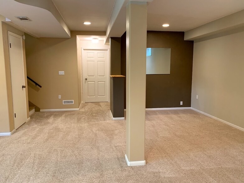 Building Photo - 747 Penbrook Way