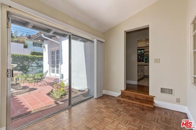 Building Photo - 1215 Edris Dr