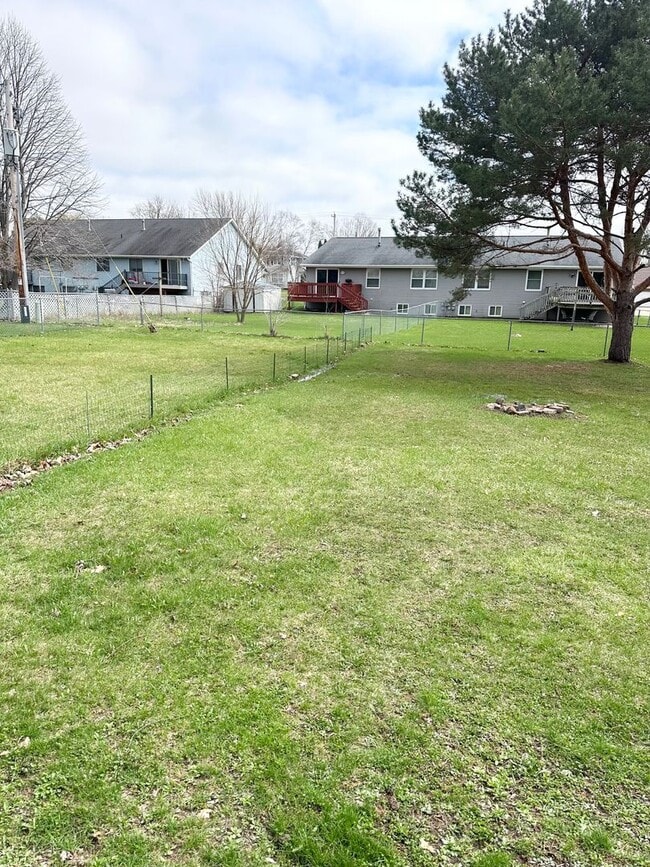 Building Photo - 2652 Sherry Ln