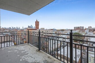 Building Photo - 125 43rd St