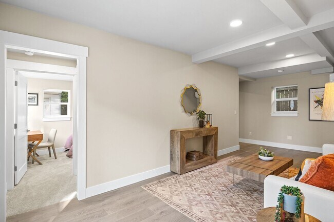 Building Photo - 9547 Wallingford Ave N