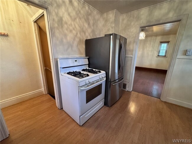 Building Photo - 102 Francis Ave