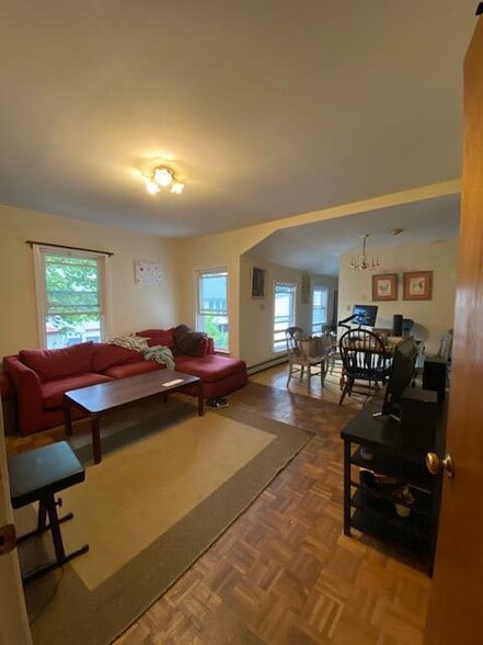 Building Photo - 15 Pleasant Pl