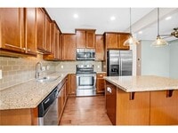 Building Photo - Rare 3 bed 4 bath updated almost 2300 sf townhouse in Woodbury!