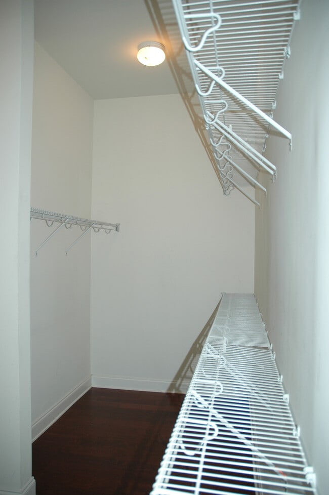 Building Photo - 475 Bartram St SE