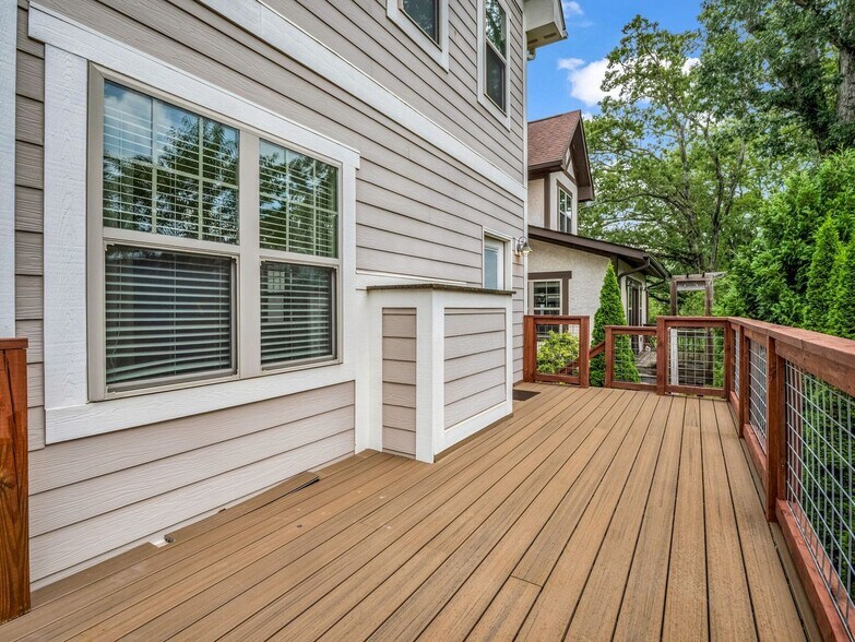 Building Photo - 19 Tudor Way