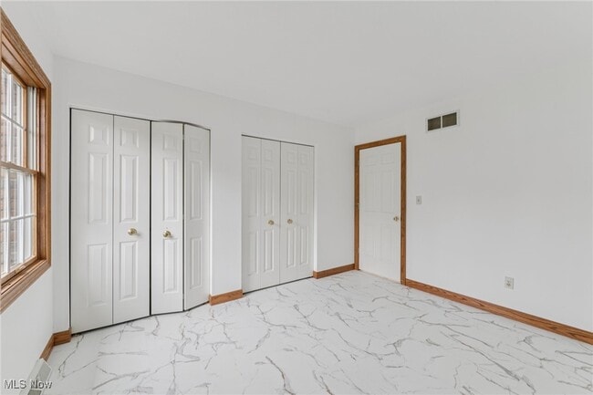 Building Photo - 276 S Bayshore Dr