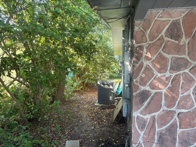 Building Photo - 788 San Christopher Dr