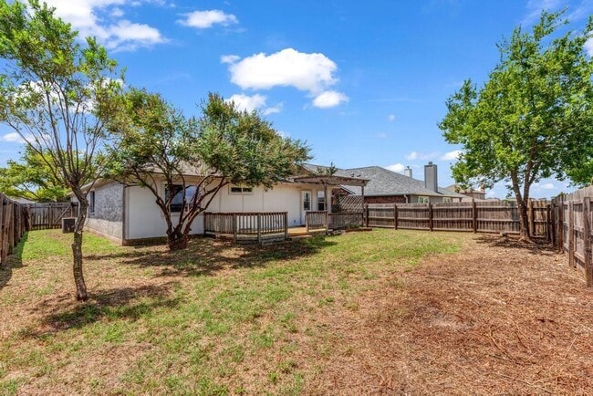 Building Photo - 903 Lee Dr