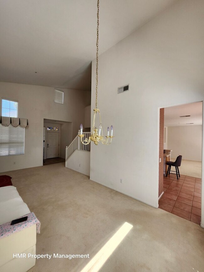 Building Photo - Beautiful two-story in Hunter's Ridge