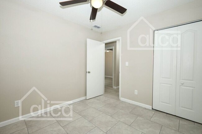 Building Photo - 2242 Willie Mays Pkwy