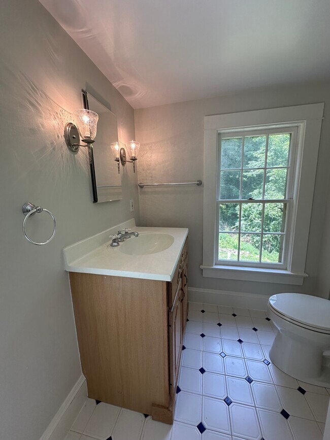 Building Photo - 4260 Old Route 22