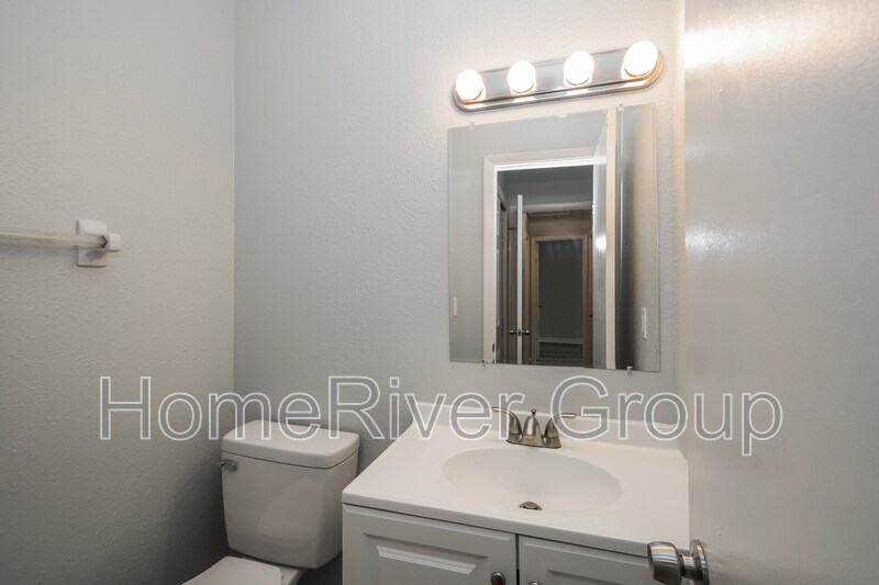 Building Photo - 6561 W Shore Cir