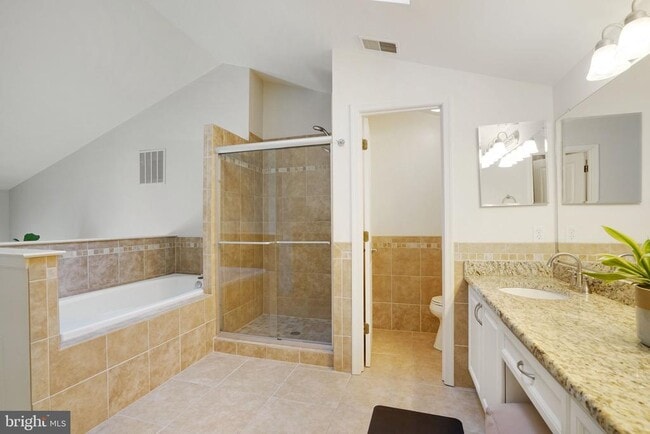 Building Photo - 4655 Lambert Dr