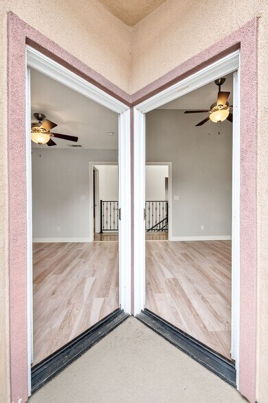 Building Photo - 5241 Colodny Dr