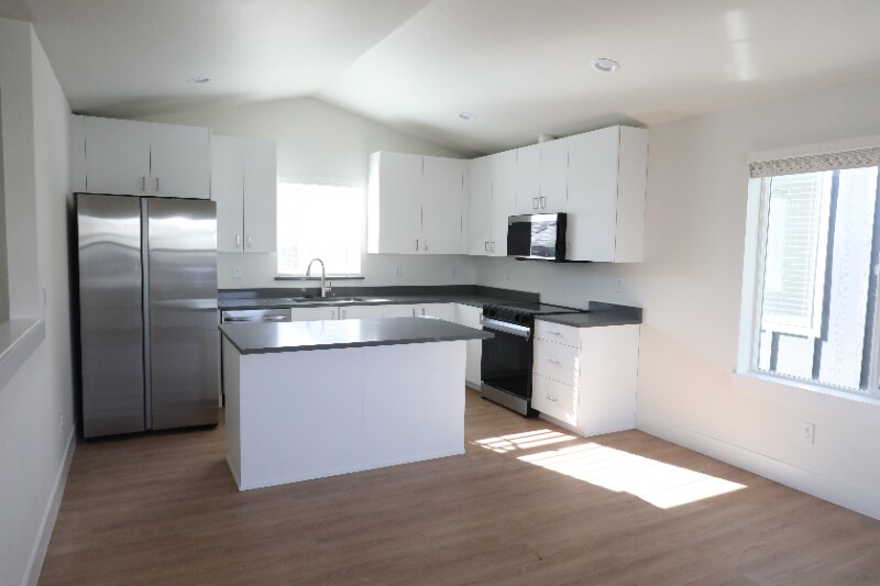 Building Photo - 12911 SE Ridgecrest Rd