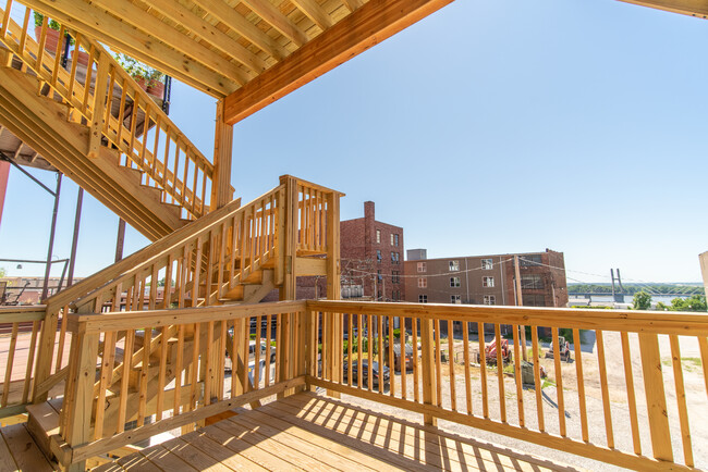 Back Deck/Fire Escape, Shared with 1 other Apt - 123 N 4th St