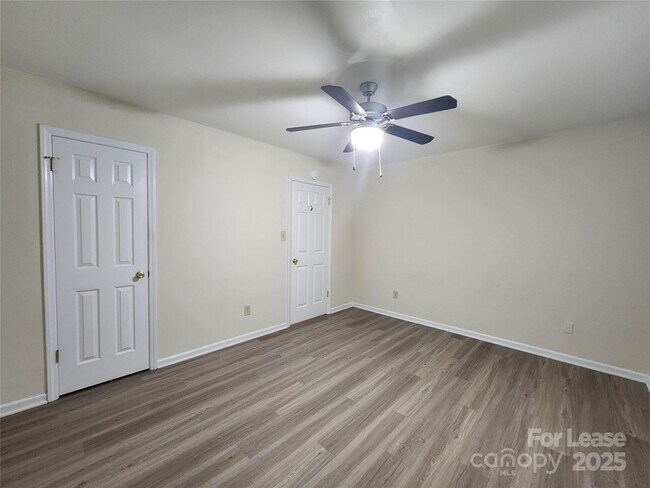 Building Photo - 1407 Browdis Ave