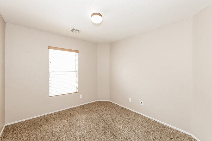Building Photo - 3433 E Palatine Hills Ave