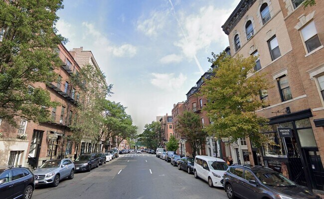 Primary Photo - 101 Charles St