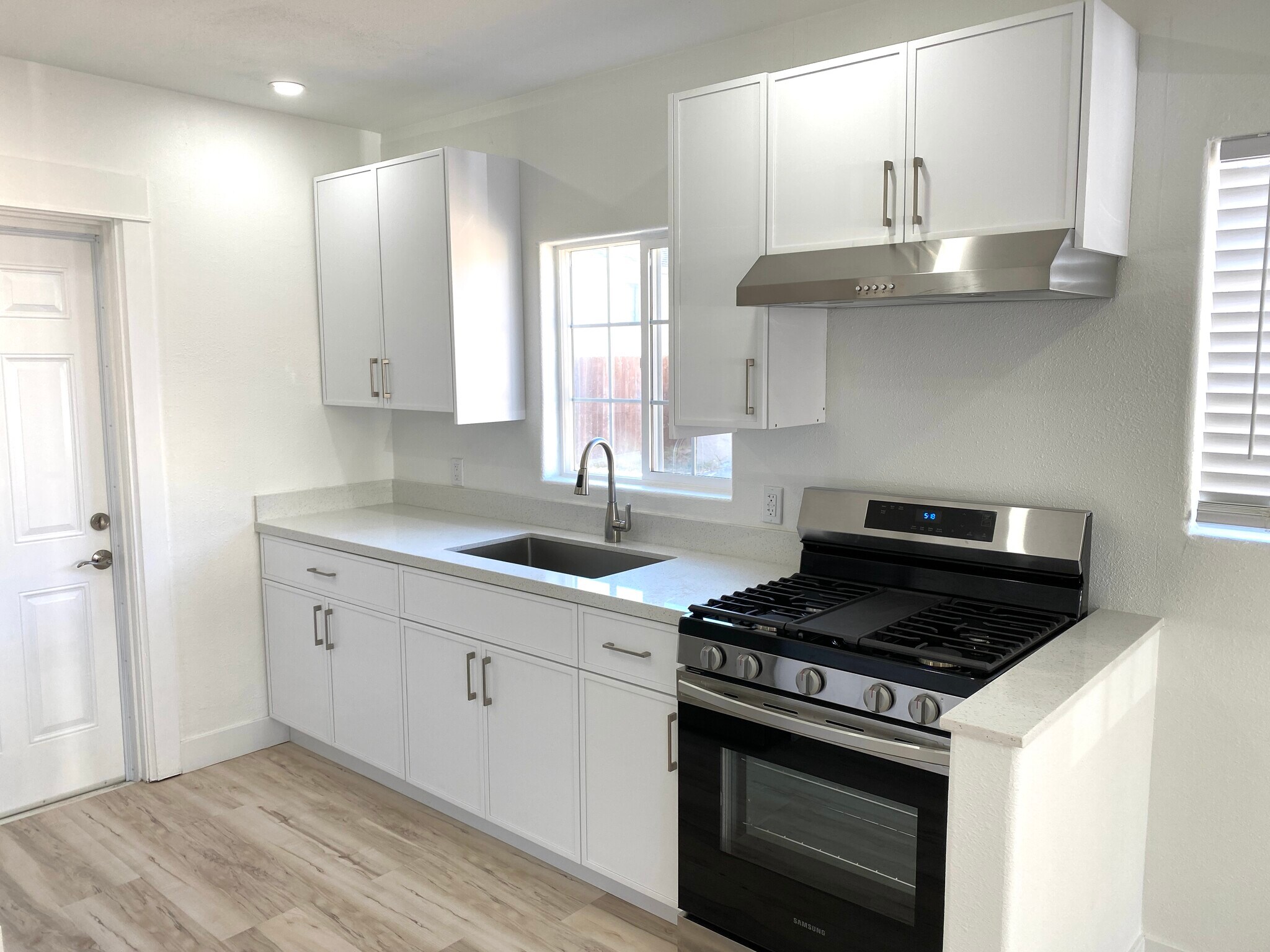 Building Photo - 467 42nd St