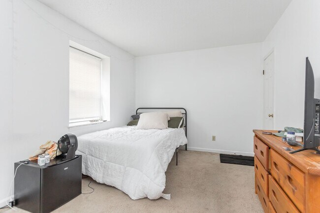 Building Photo - 1134 Mountain View Dr