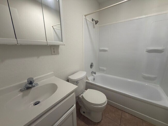 Building Photo - 1411 Scottsdale Dr