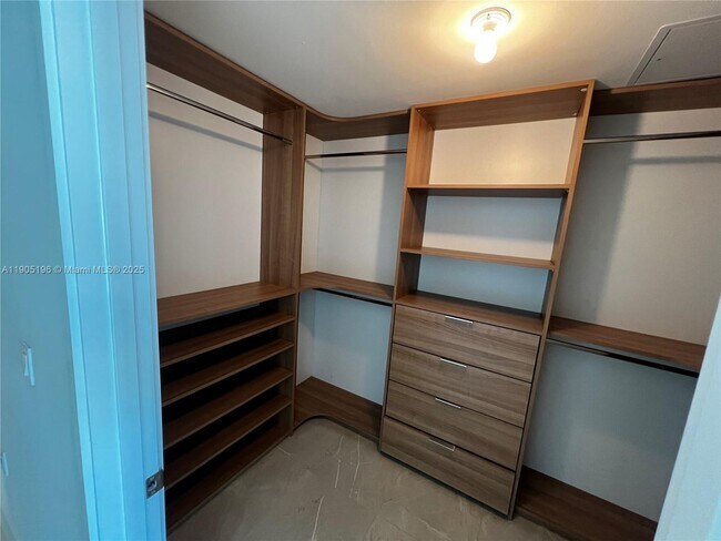 Building Photo - 300 Sunny Isles Blvd