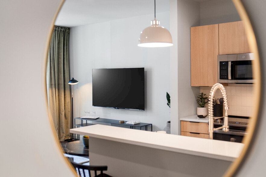 Building Photo - 150 Broad St