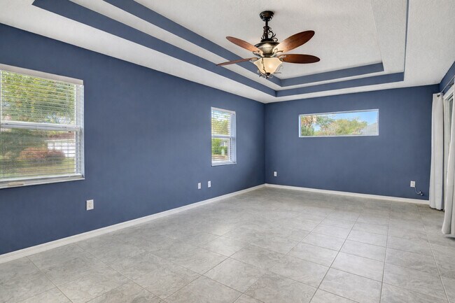 Building Photo - 11 Manderley Ln