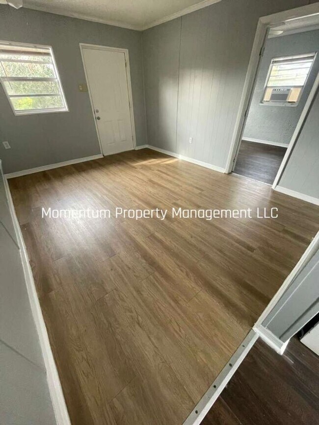 Building Photo - Cozy One Bedroom- Apply Today- FOR FREE!