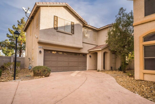 Building Photo - Silverado Courtyards Beauty