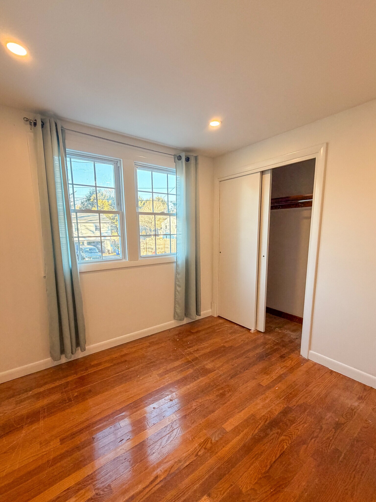 Building Photo - 6 Eastfield Rd