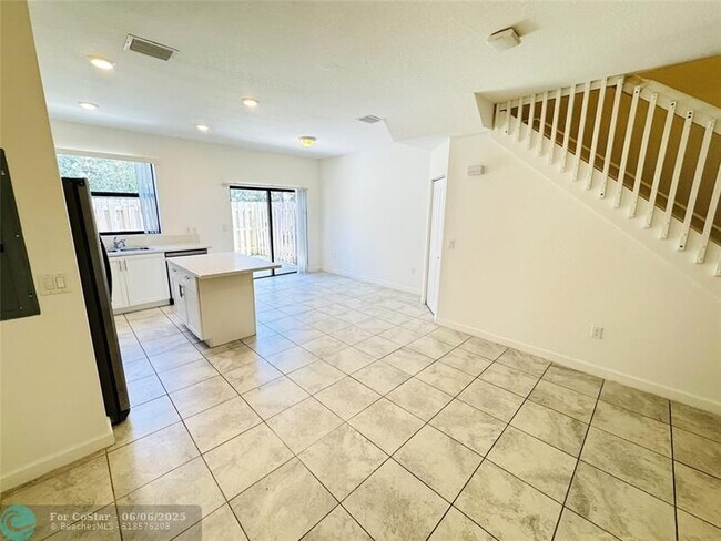 Building Photo - 408 NE 208th Terrace
