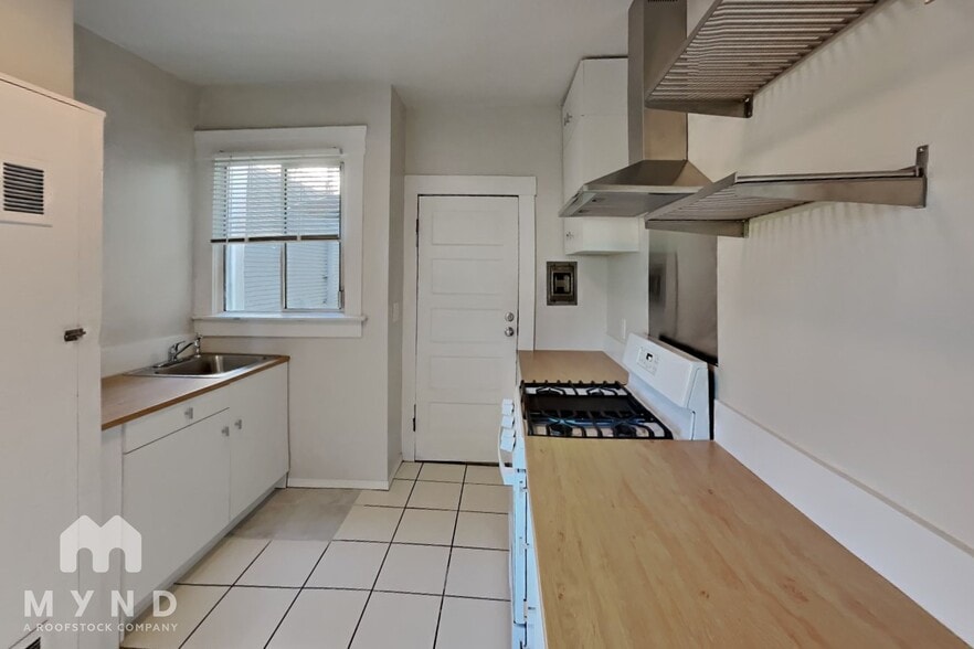 Building Photo - 1806 Filbert St