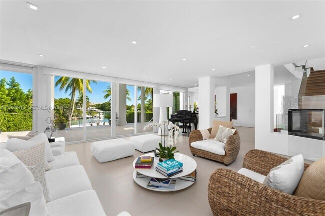 Building Photo - 481 S Mashta Dr