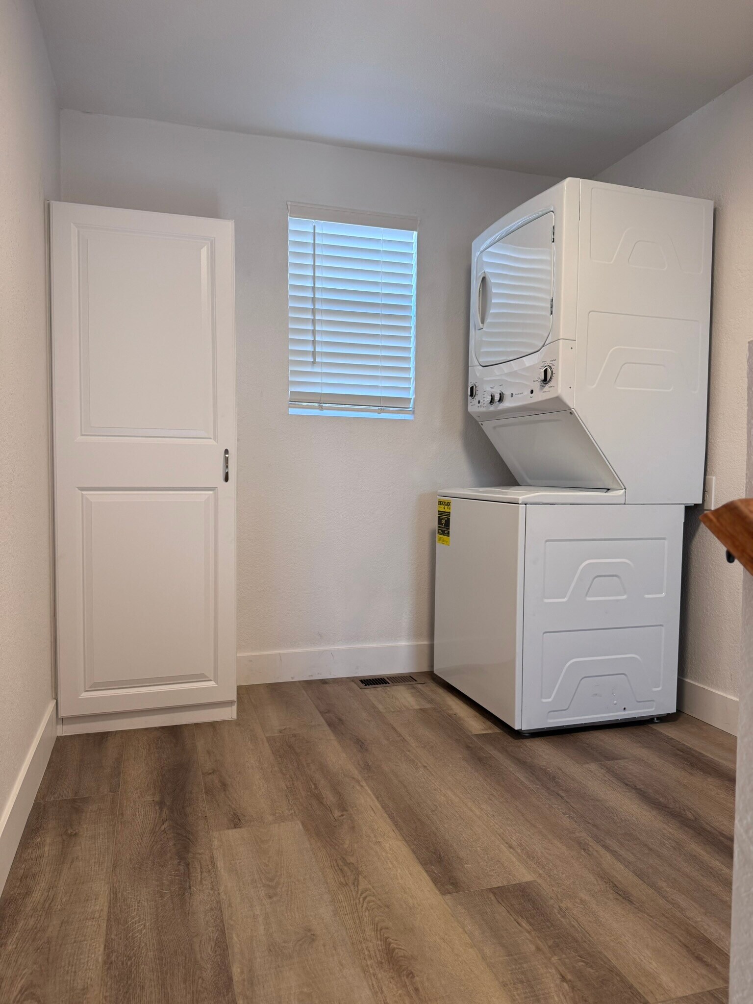 Laundry - 5190 Washington St